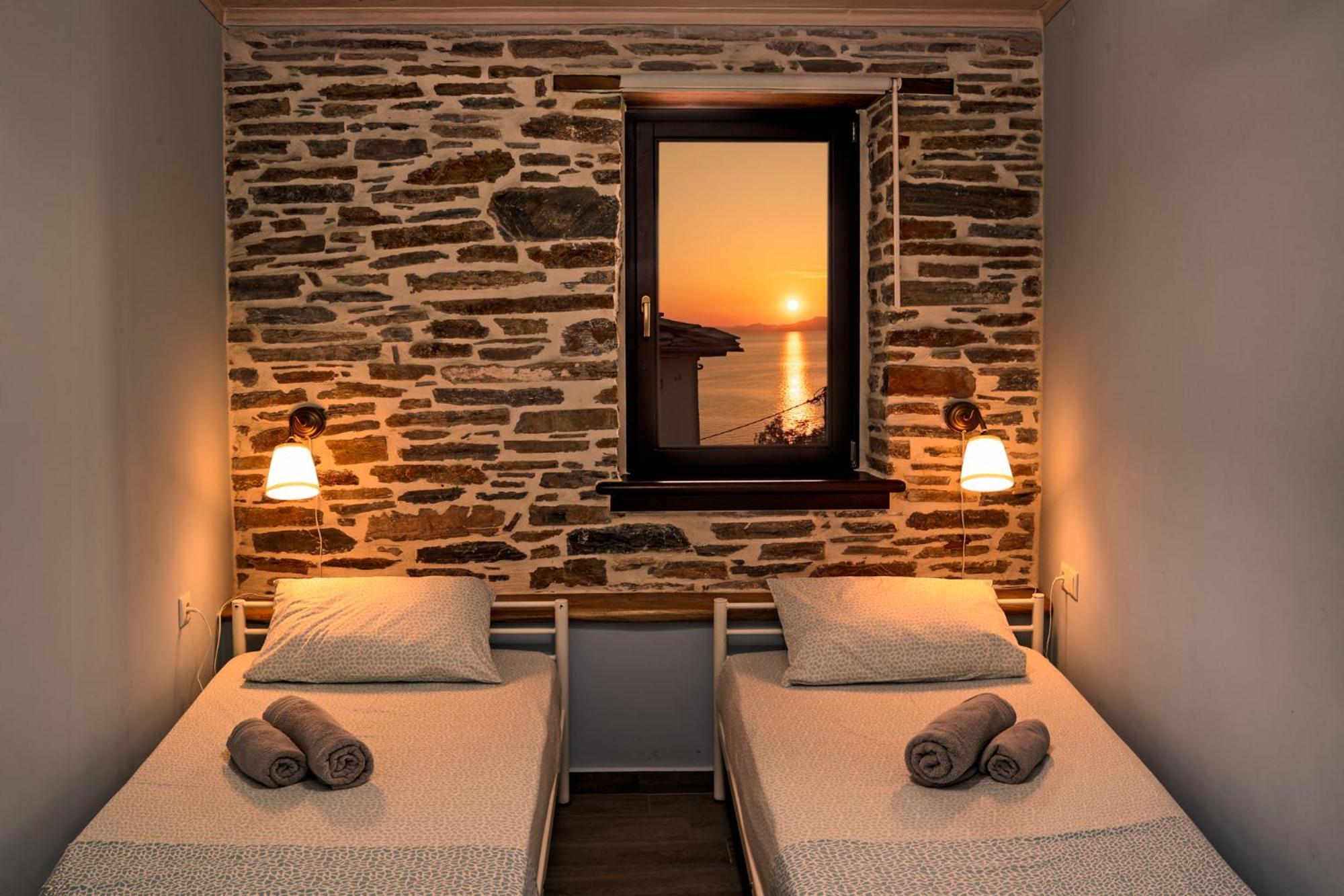 Stone cottage sunset view Áfissos Extérieur photo
